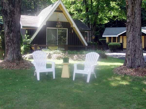 Amber Lantern Two-Bedroom Cottage Озеро Джордж Номер фото